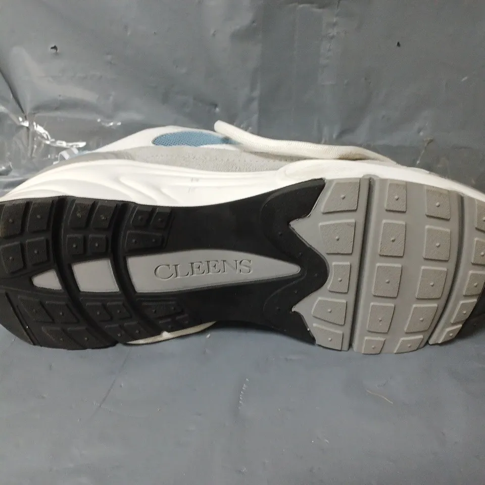 PAIR OF CLEENS PULSE RUNNER LACE TRAINERS IN WHITE/BLUE - UK 11