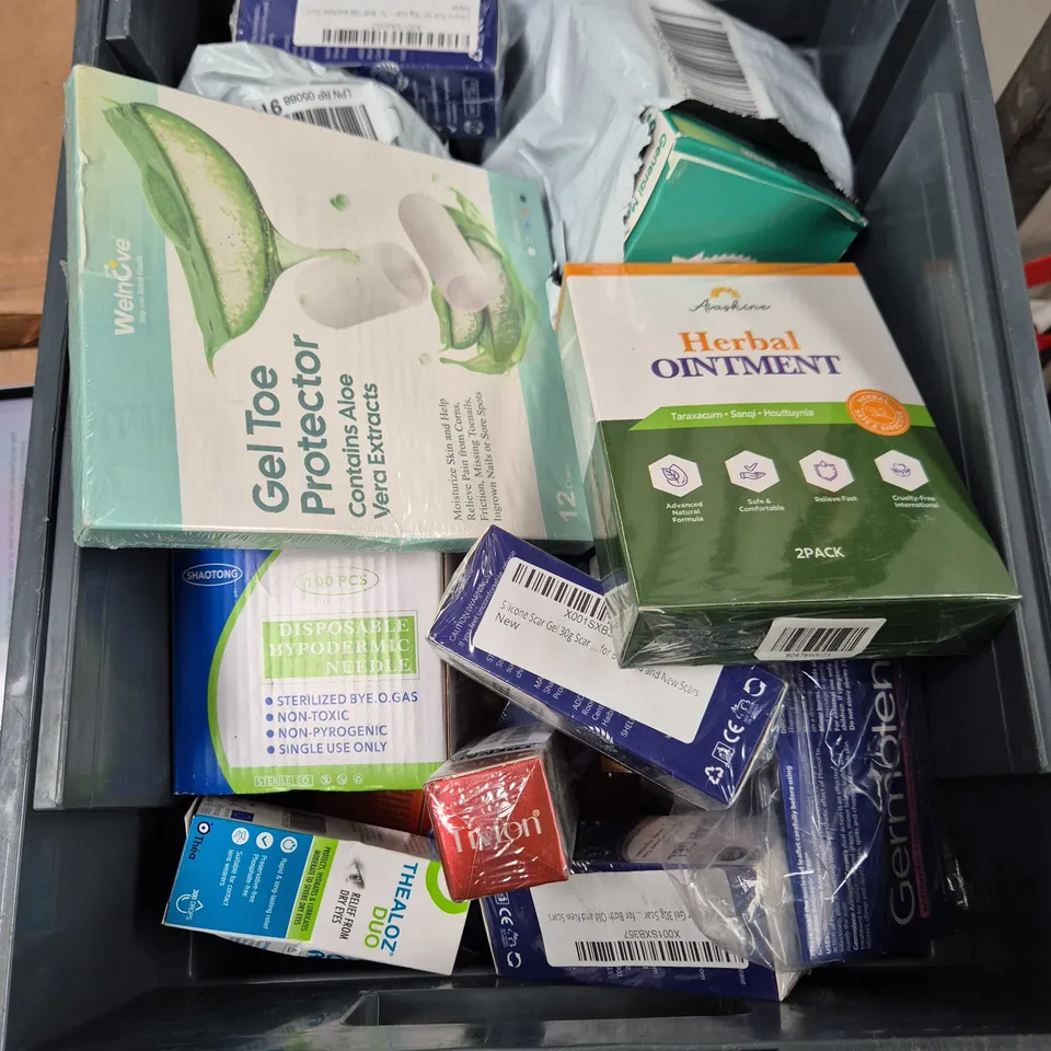 APPROXIMATELY 20 ASSORTED ITEMS INCLUDING GEL TOE PROTECTOR AND HERBAL OINTMENT