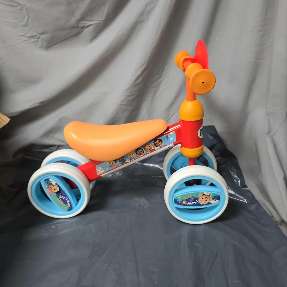 COCOMELON DELUXE BOBBLE RIDE ON