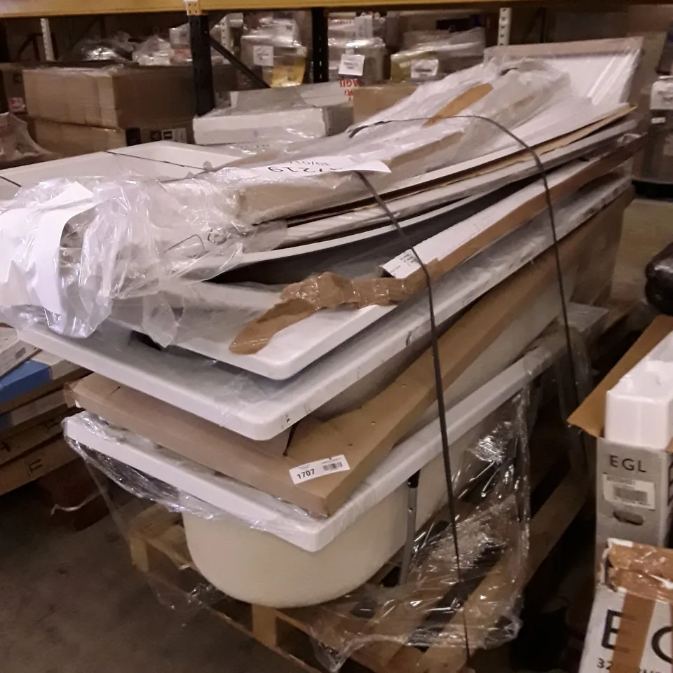 PALLET OF ASSORTED BATHTUBS & BATH PANELS