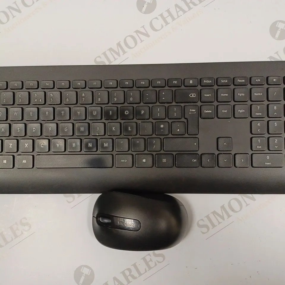 MICROSOFT WIRELESS 900 DESKTOP - KEYBOARD AND MOUSE COMBO
