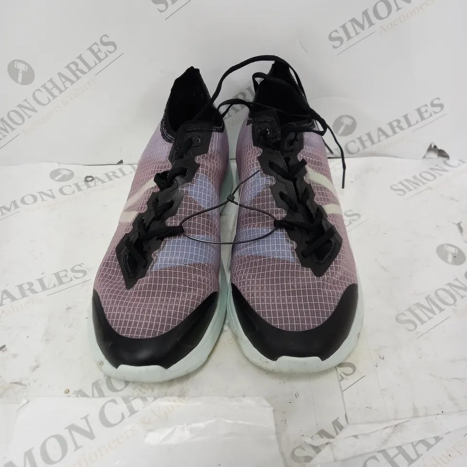 VIONIC CELESTE TRAINER - SIZE 8