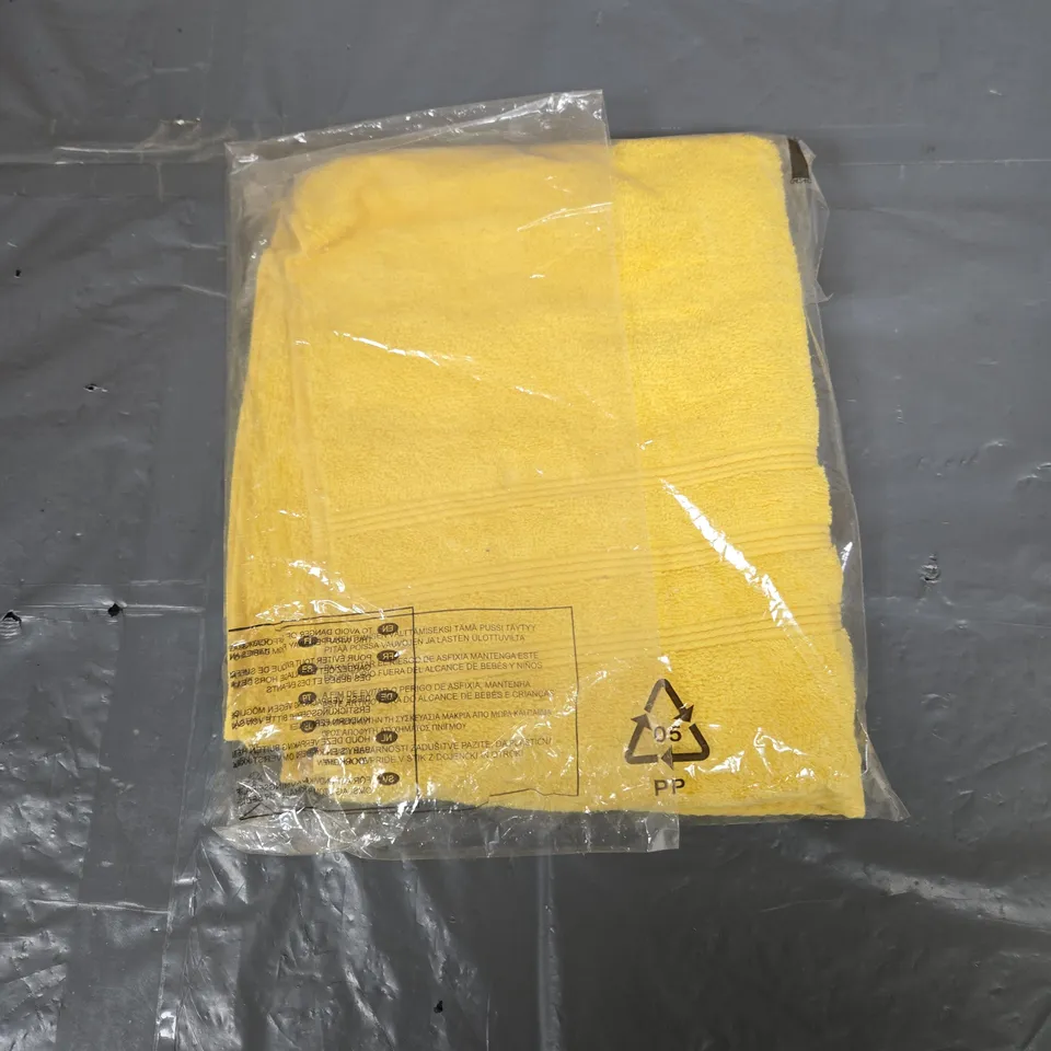 LOBSTER CREEK HAND TOWEL – YELLOW – BRAND NEW IN PACKAGING