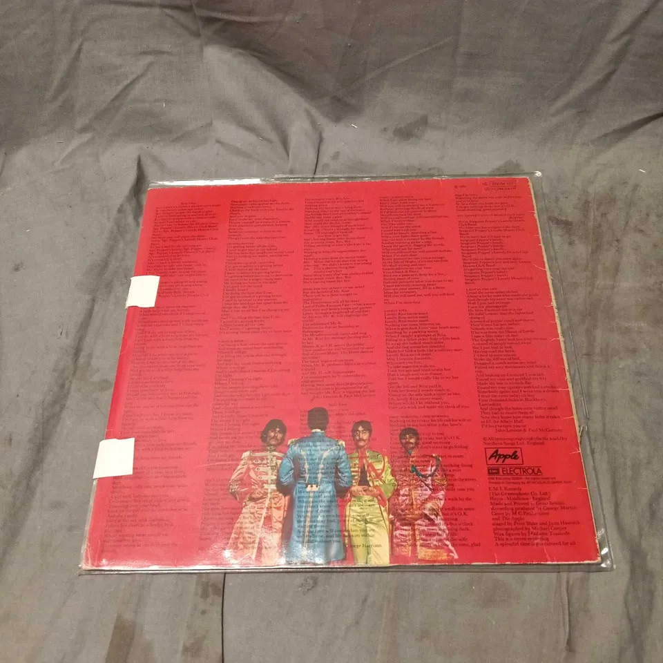 THE BEATLES – SGT. PEPPER'S LONELY HEARTS CLUB BAND (GERMAN PRESSING) – LP
