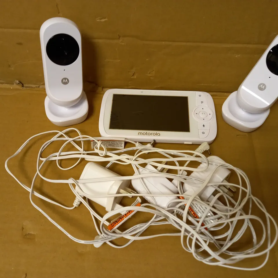 MOTOROLA 5'' VIDEO BABY MONITOR - TWO CAMERA SET