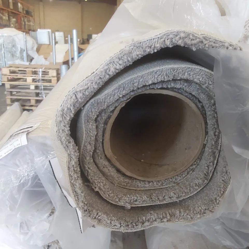 ROLL OF QUALITY FIRST IMPRESSIONS WELLDRESSED CARPET - APPROXIMATELY 2 x 5m
