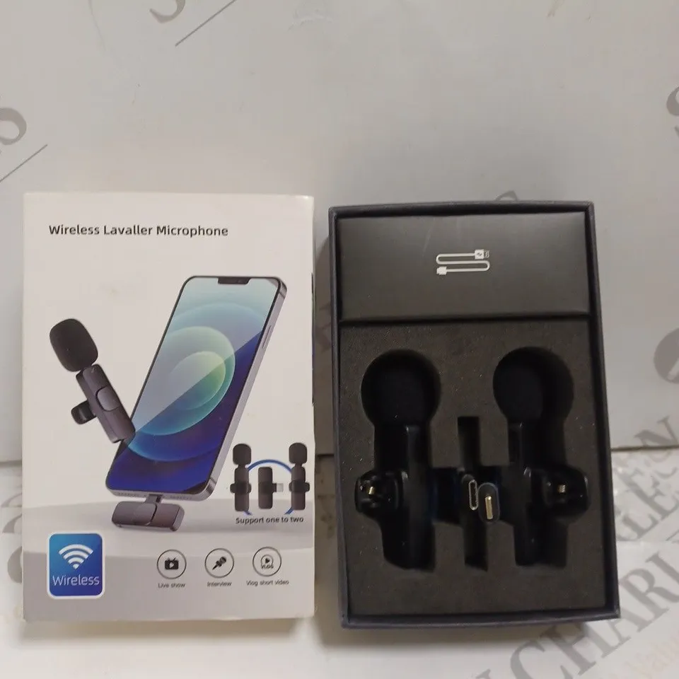 BOXED WIRELESS LAVALIER MICROPHONE FOR IPHONE