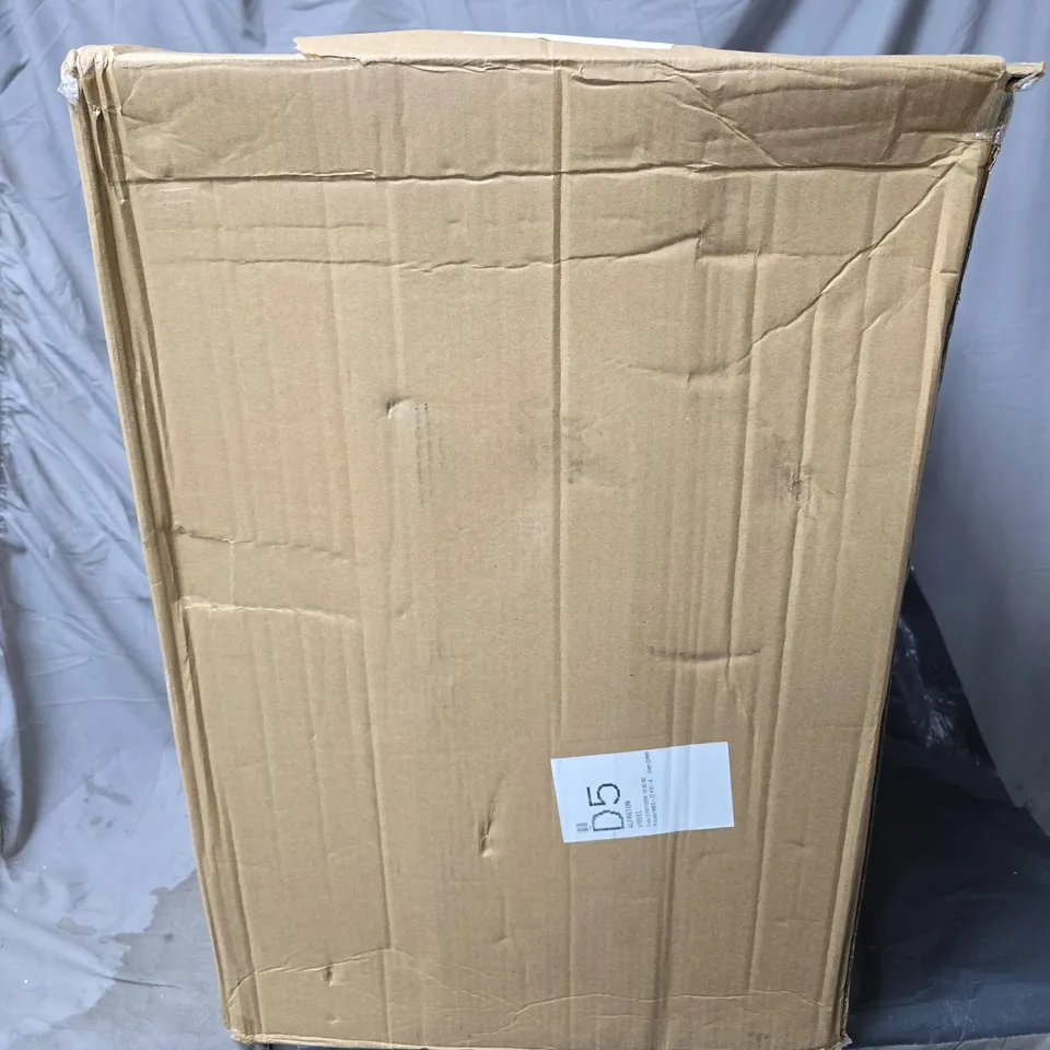 BOXED SCALLOPED LAUNDRY BASKET - NATURAL (1 BOX)