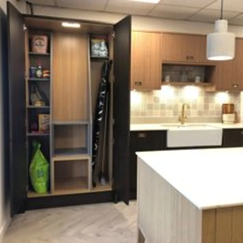 PALLETISED LOCHANNA TAVOLE EX DISPLAY KITCHEN 