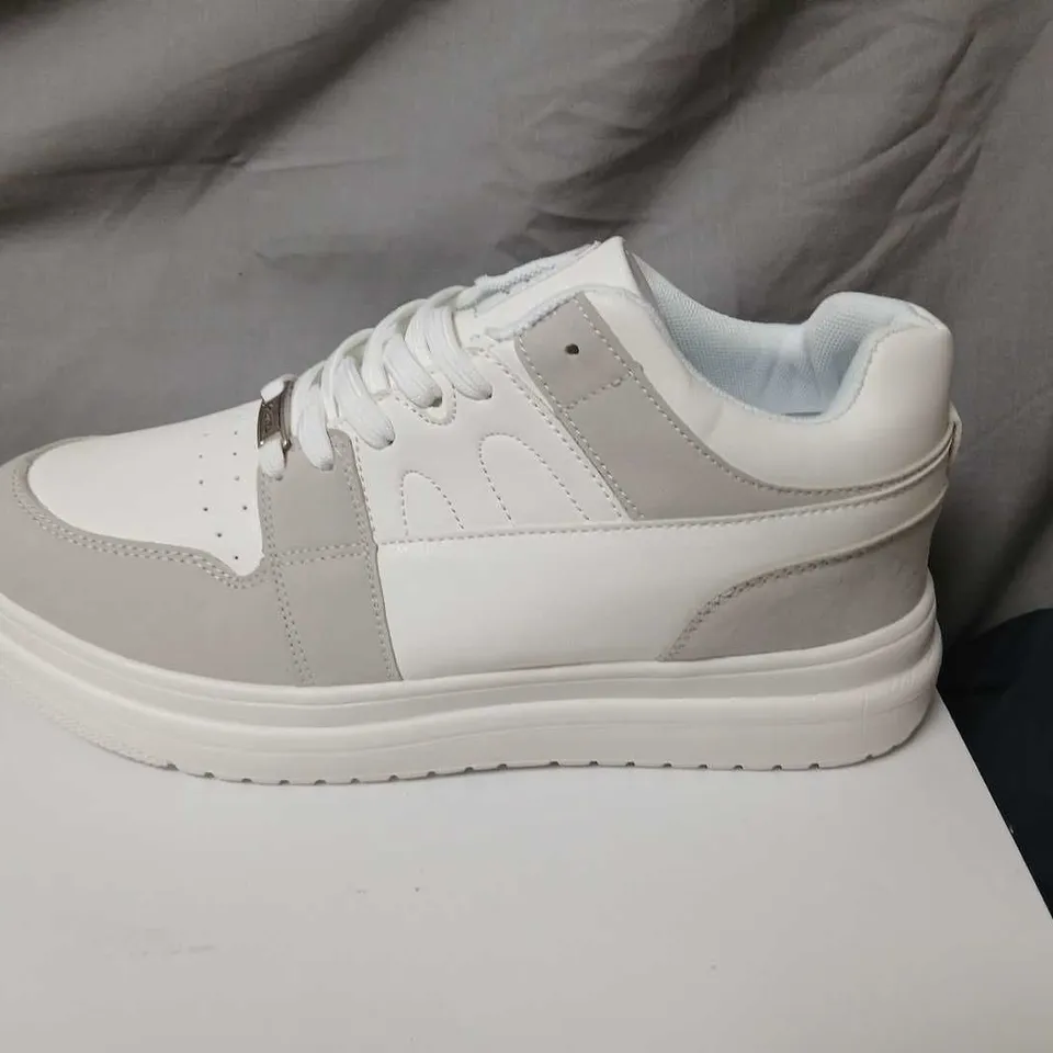 CONZURI AXEL WHITE & GREY SNEAKERS – UK 10 (US 11, EU 45) 