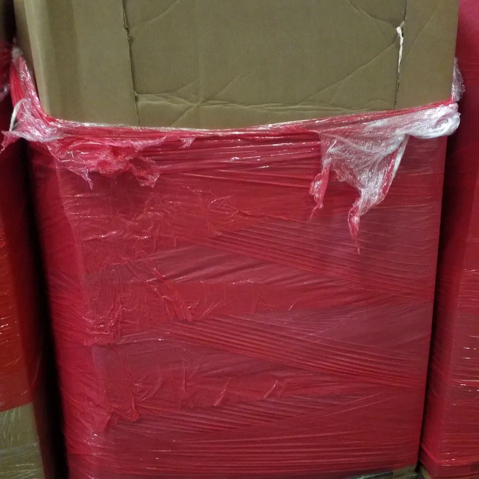 PALLET CONTAINING ASSORTED PRODUCTS INCLUDING SOCCER PLAY SET, RETRACTABLE SAFTEY GATE, MOSQUITO NET, LUGGAGE & KIDS SCOOTER