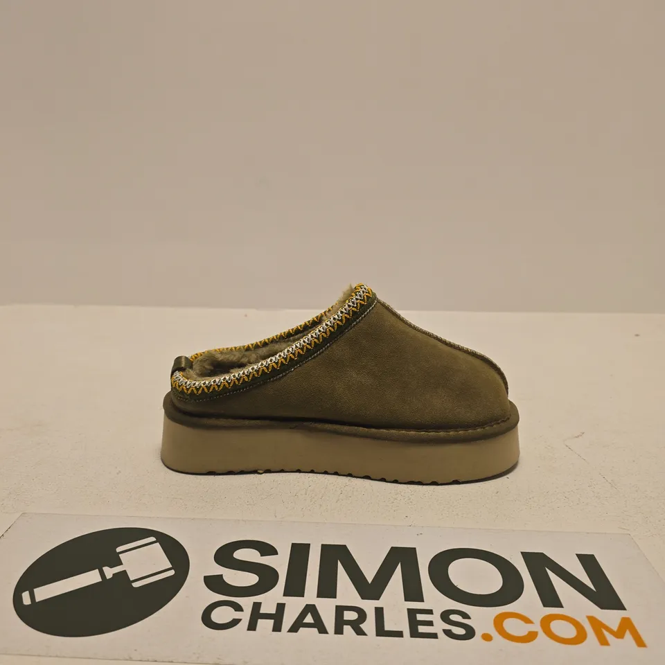 UGG OLIVE SUEDE SLIPPER WITH FUR TRIM – WOMEN'S FOOTWEAR SIZE UK 7.5