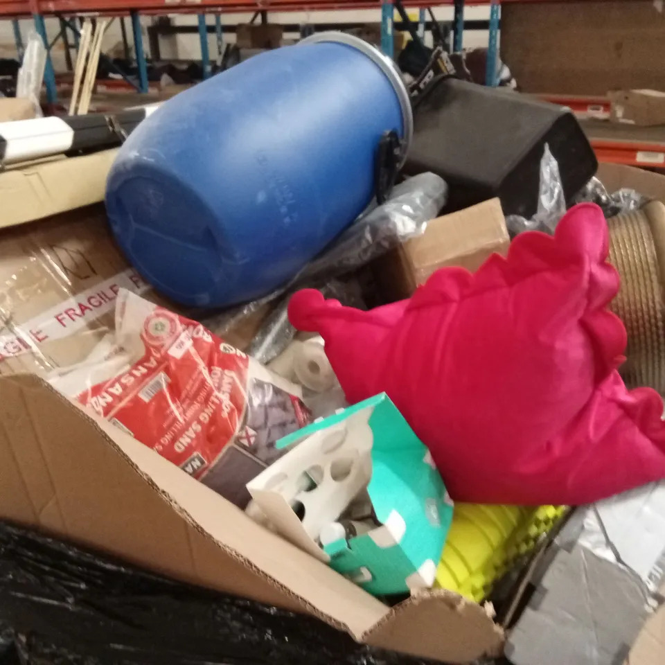 PALLET OF ASSORTED PRODUCTS AND ITEMS TO INCLUDE;PLANT POT,SNOOKER CUE CASE,KIDS TOY AND TEDDY'S,CROCS,ETC