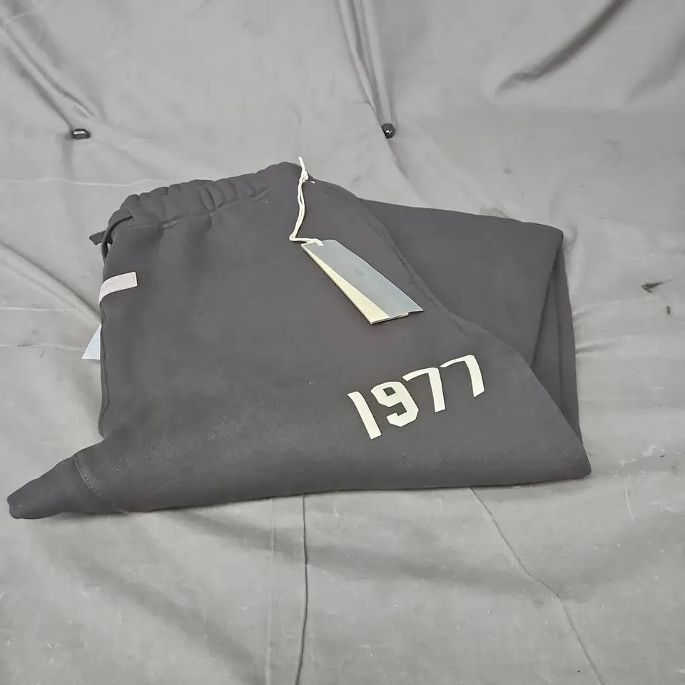 ESSENTIALS FEAR OF GOD IRON JOGGERS MEDIUM