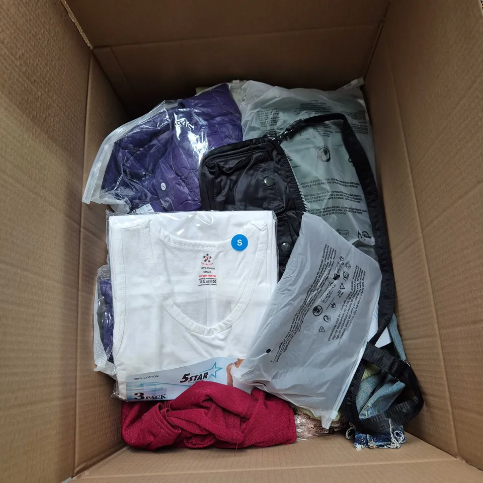 BOX OF APPROXIMATELY 18 ASSORTED CLOTHING ITEMS TO INCLUDE WHITE WITH RED STRIPES 1/4 ZIP JUMPER, GREY JOGGERS, KOREA T SHIRT, CASHMERE LONG SLEEVE T SHIRT ETC