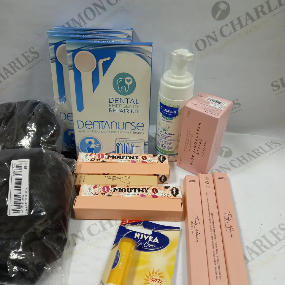 ASSORTED HEALTH AND BEAUTY ITEMS APPROX. 25 ITEMS