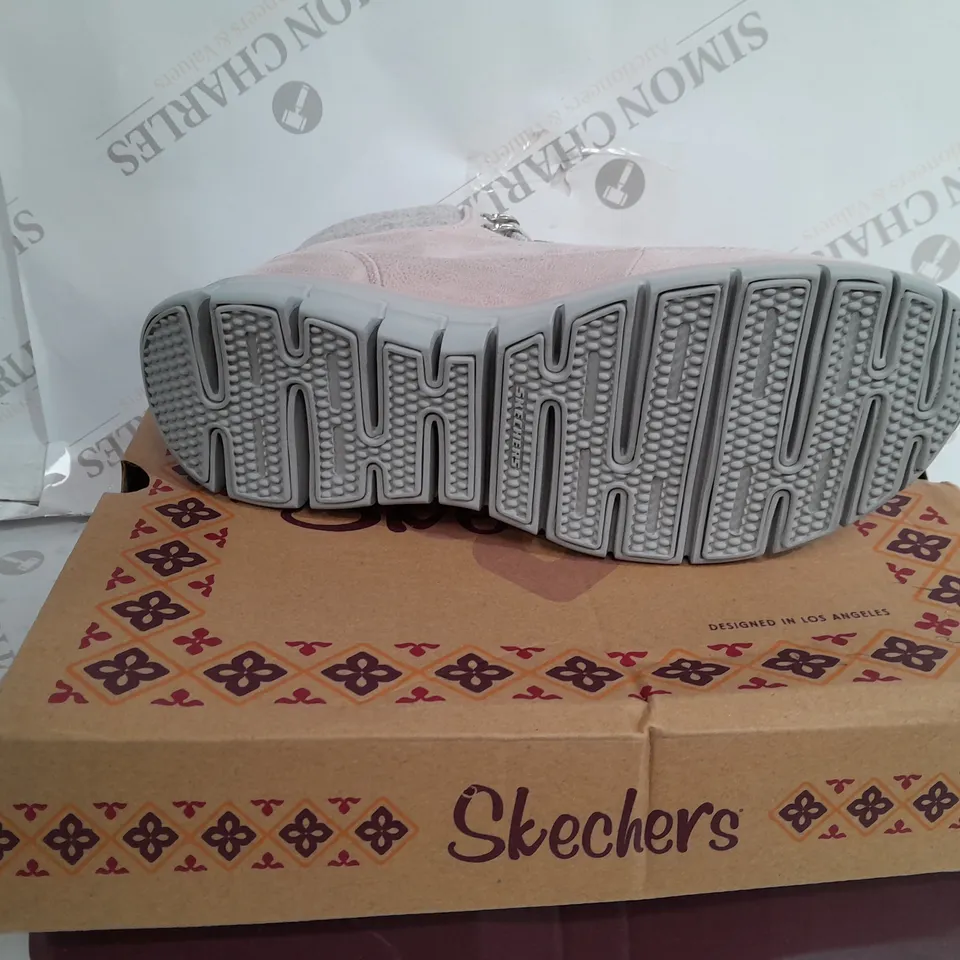 RIEKER LACE UP ANKLE BOOT 6.5