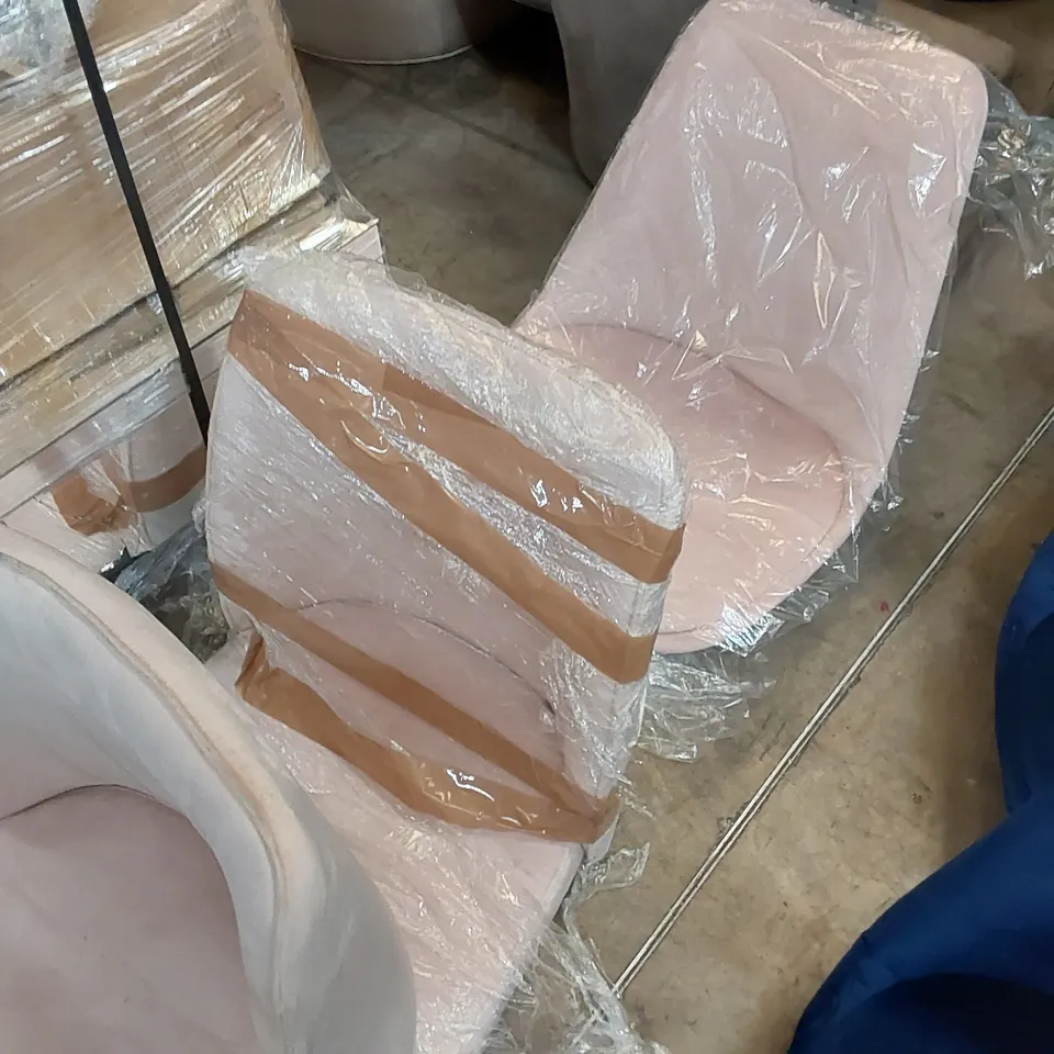 4 X ASSORTED UPHOLSTERED DINING CHAIR SEATS - PINK 