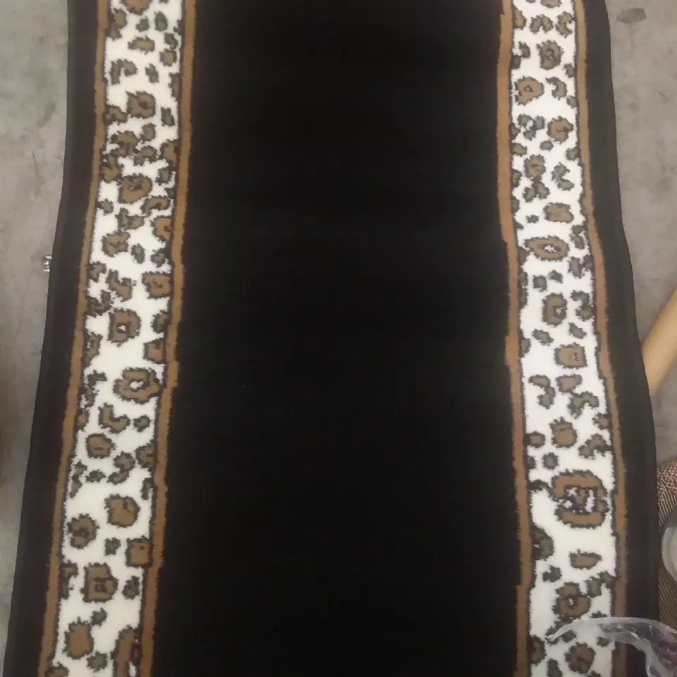 AGHADAVY TUFTED BLACK/BEIGE HALLWAY RUG 150X60CM