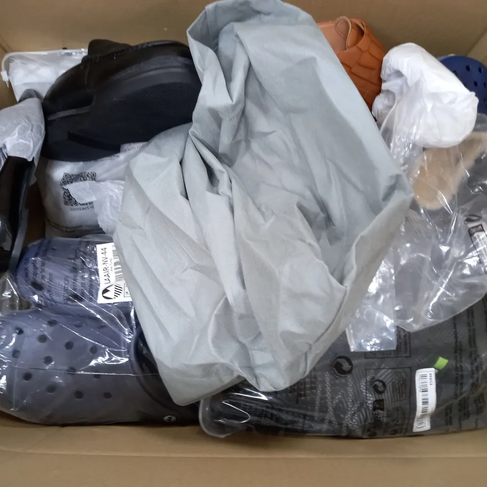 BOX OF APPROX 14 ASSORTED SHOES TO INCLUDE - FASHION SPORT TRAINERS - SANDALS - WODEN BOOTS ETC