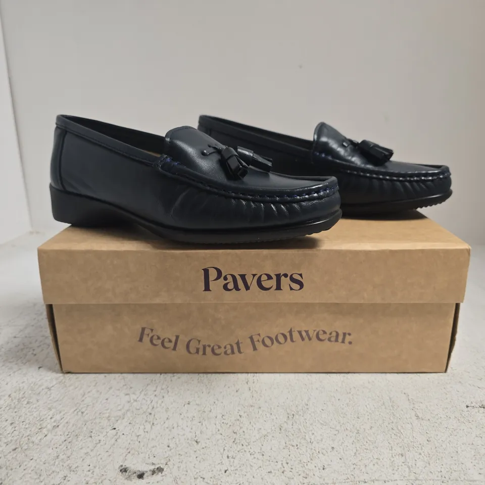 BOXED PAIR OF PAVERS LOAFERS IN NAVY SIZE 3