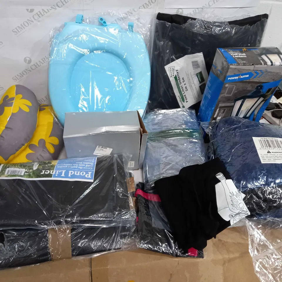LOT OF APPROX 10 ASSORTED ITEMS TO INCLUDE POND LINER, TOTE, CUSHION ETC