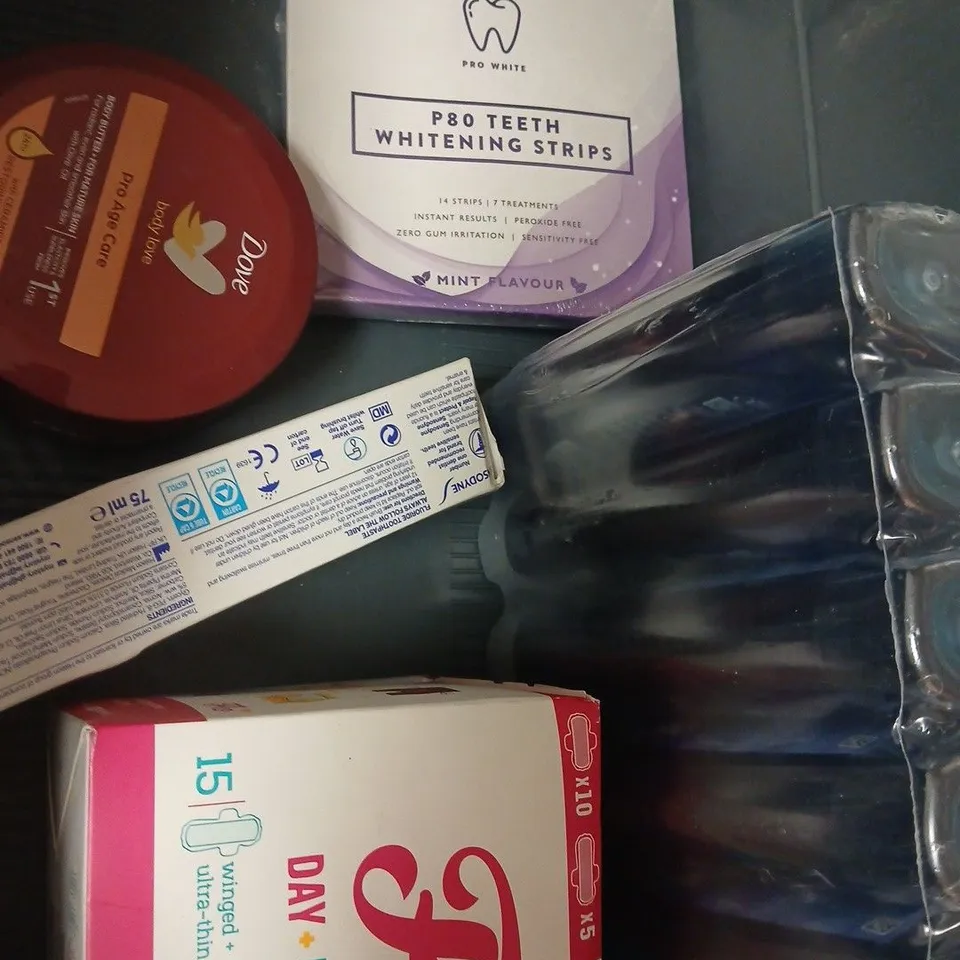 APPROX 12 ASSORTED BEAUTY PRODUCTS TO INCLUDE DOVE SERUM INFUSED SOAK, THE ORDINARY TONER, COLGATE MOUTHWASH, ETC 
