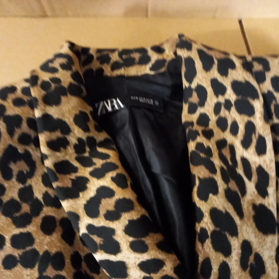 ZARA ANIMAL PRINT BLAZER - EUR M