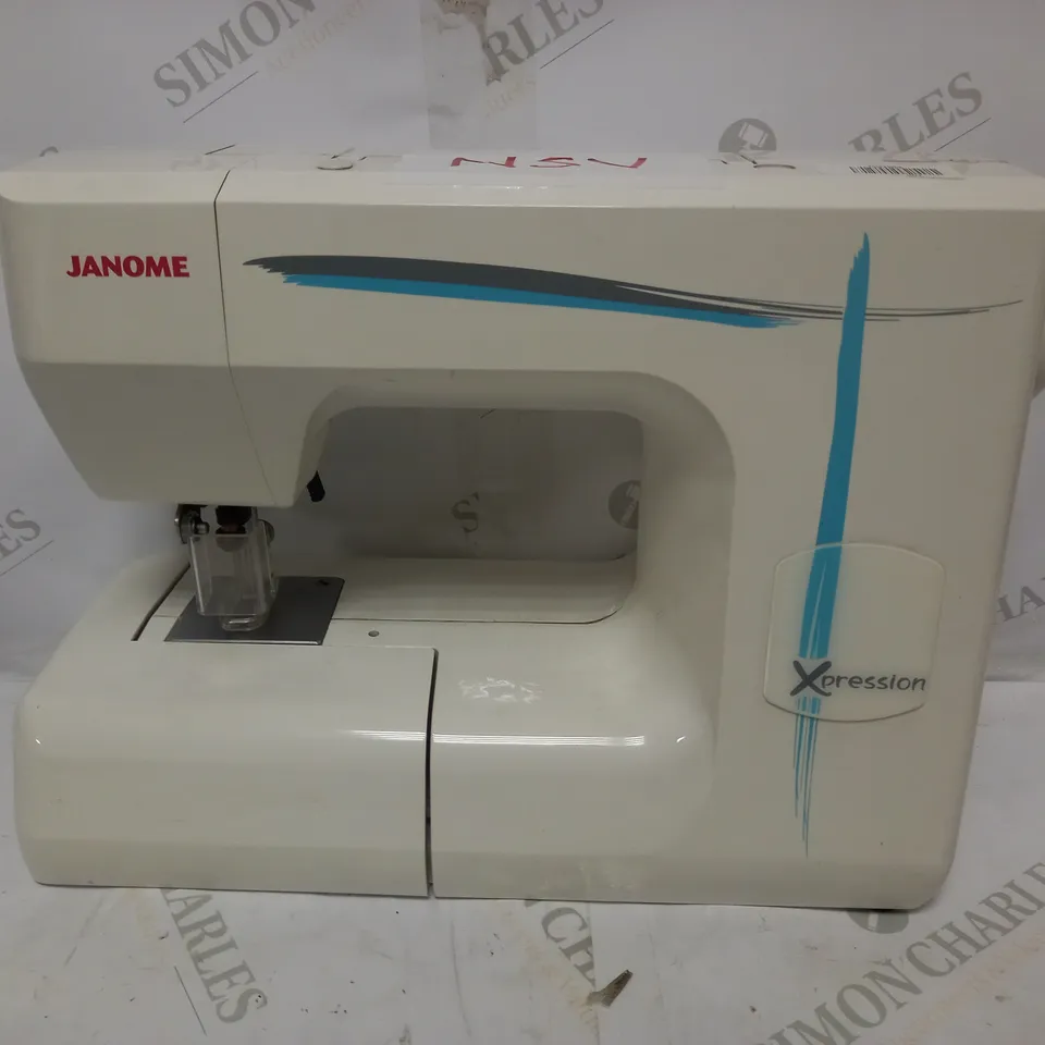 JANOME SEWING MACHINE (MODEL 725)