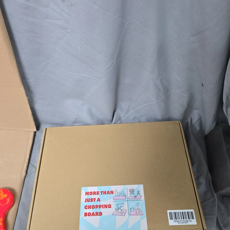 CHOPPING BOARDS SET – PINK MARBLE AND ORANGE SWIRL PLASTIC BOARDS