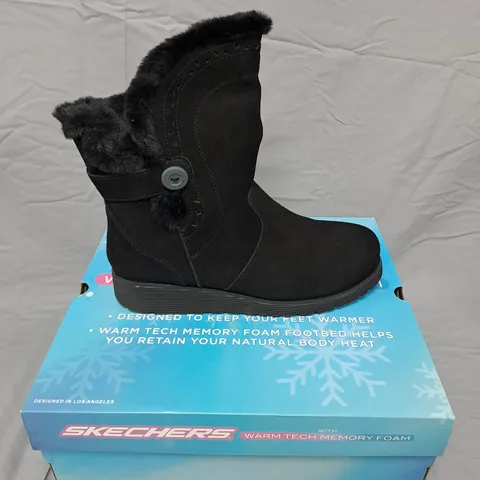 SKECHERS WOMEN'S BLACK FUR-LINED WINTER BOOTS WITH MEMORY FOAM - 10