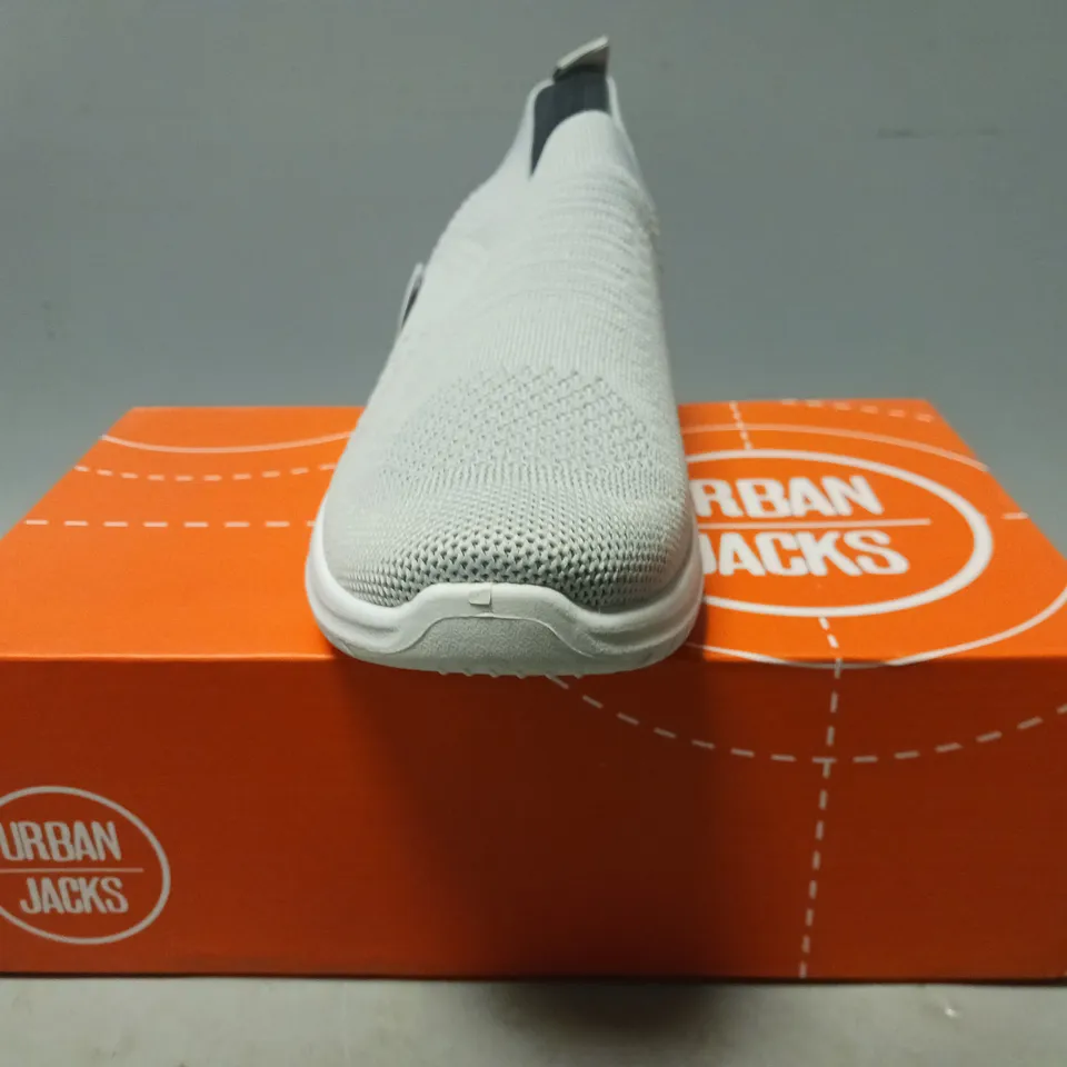 BOXED PAIR OF URBAN JACKS SLIP-ON SHOES IN LIGHT GREY SIZE 7