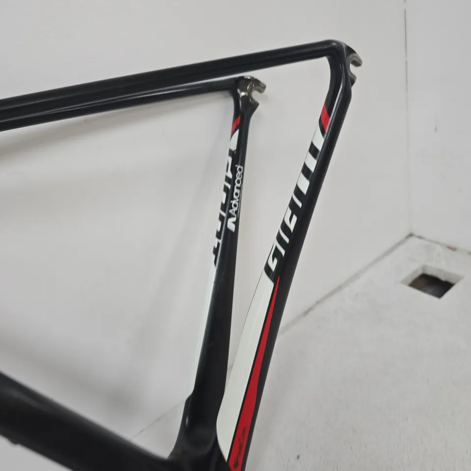 GIANT ROAD BIKE FRAME – ADVANCED, BLACK/RED/WHITE