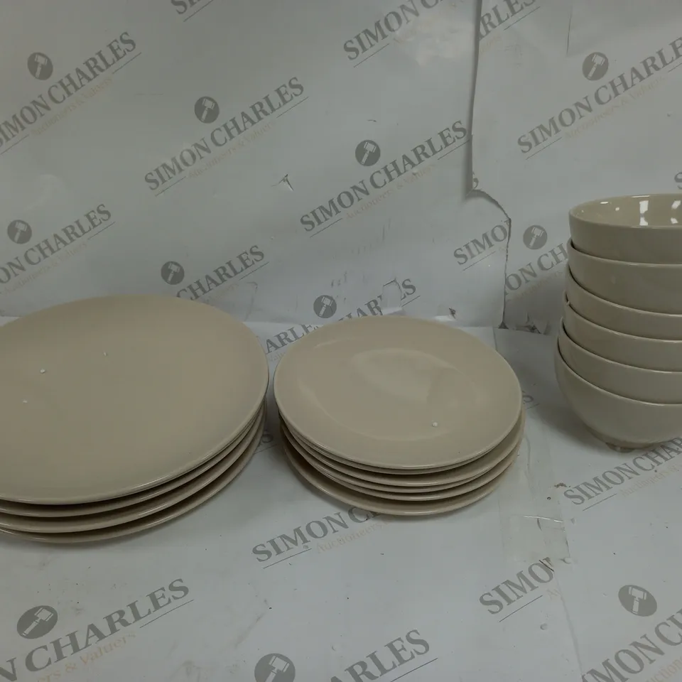 BOXED CESIRO SET OF 6 GLOSSY CREAM PLATES TO INCLUDE - 6 DINNER PLATES - 6 BOWLS - 6 DESERT PLATES - COLLECTION ONLY