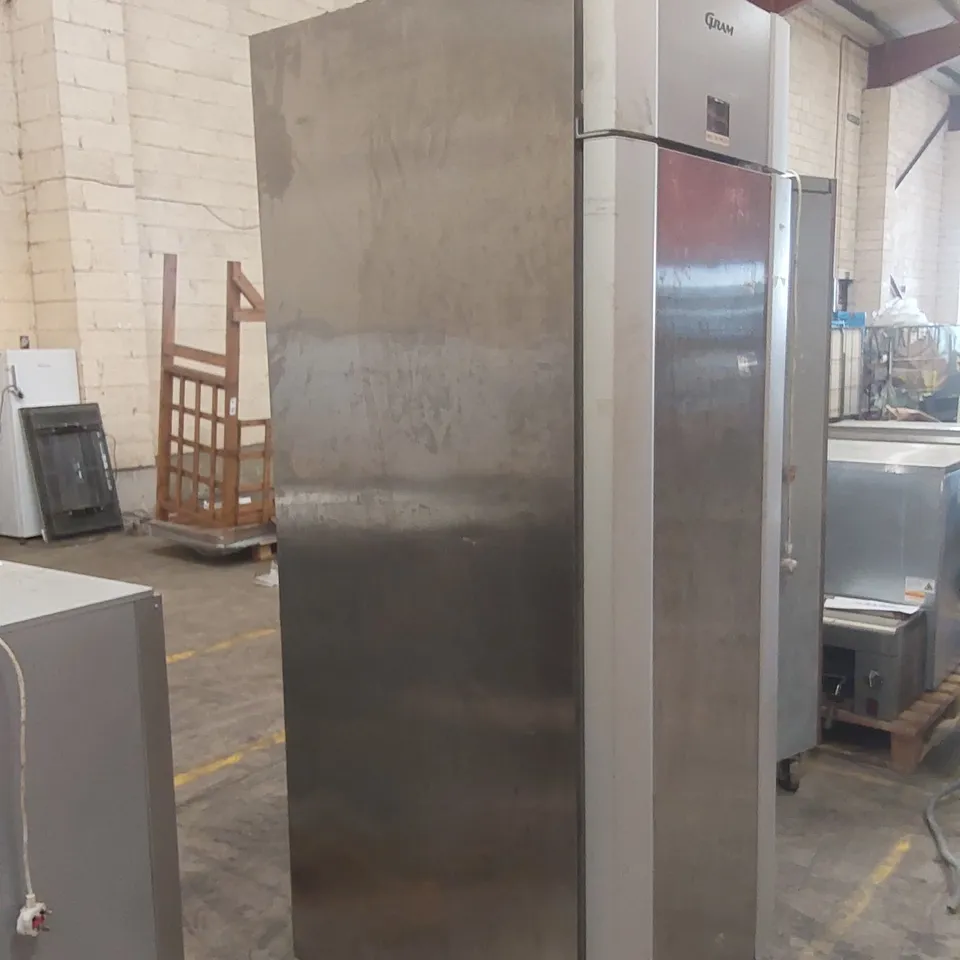 GRAM UPRIGHT COMMERCIAL FREEZER