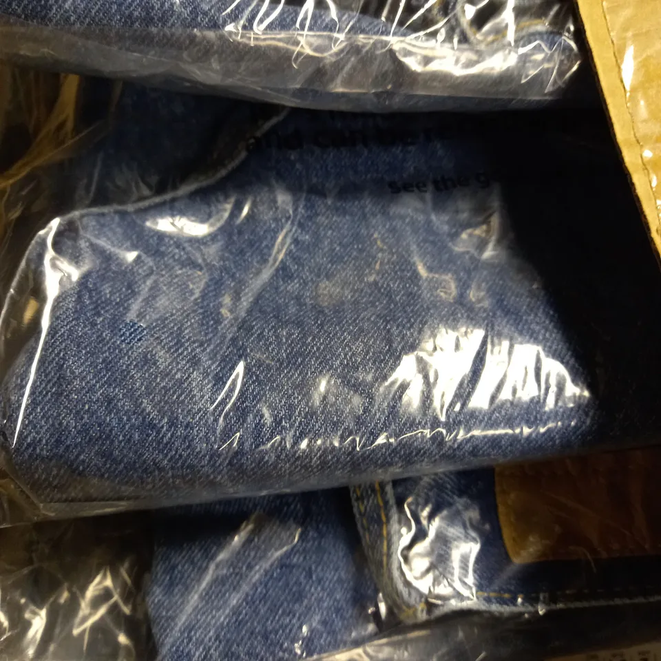 BOX OF APPROX 7 BRAND NEW COTTON:ON WIDE LEG JEANS - COOGEE BLUE SIZE AUS 6 