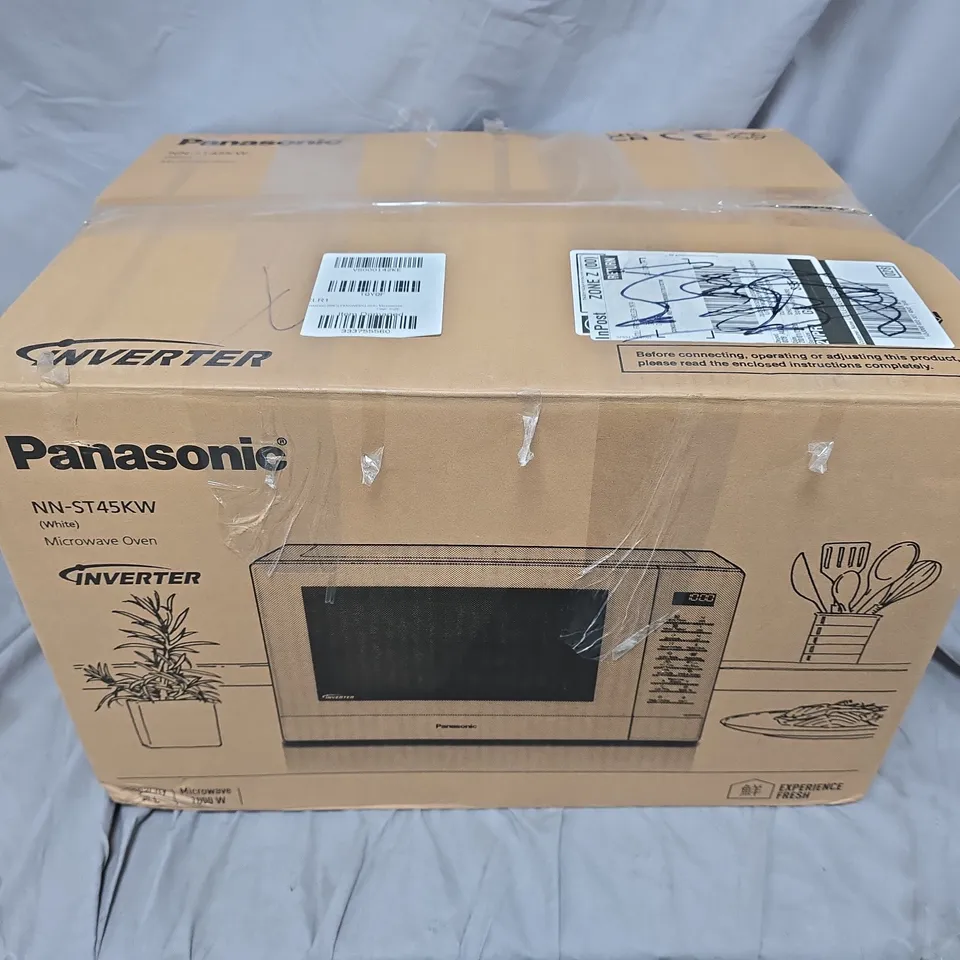 BOXED PANASONIC NN-ST45KWBPQ SOLO MICROWAVE