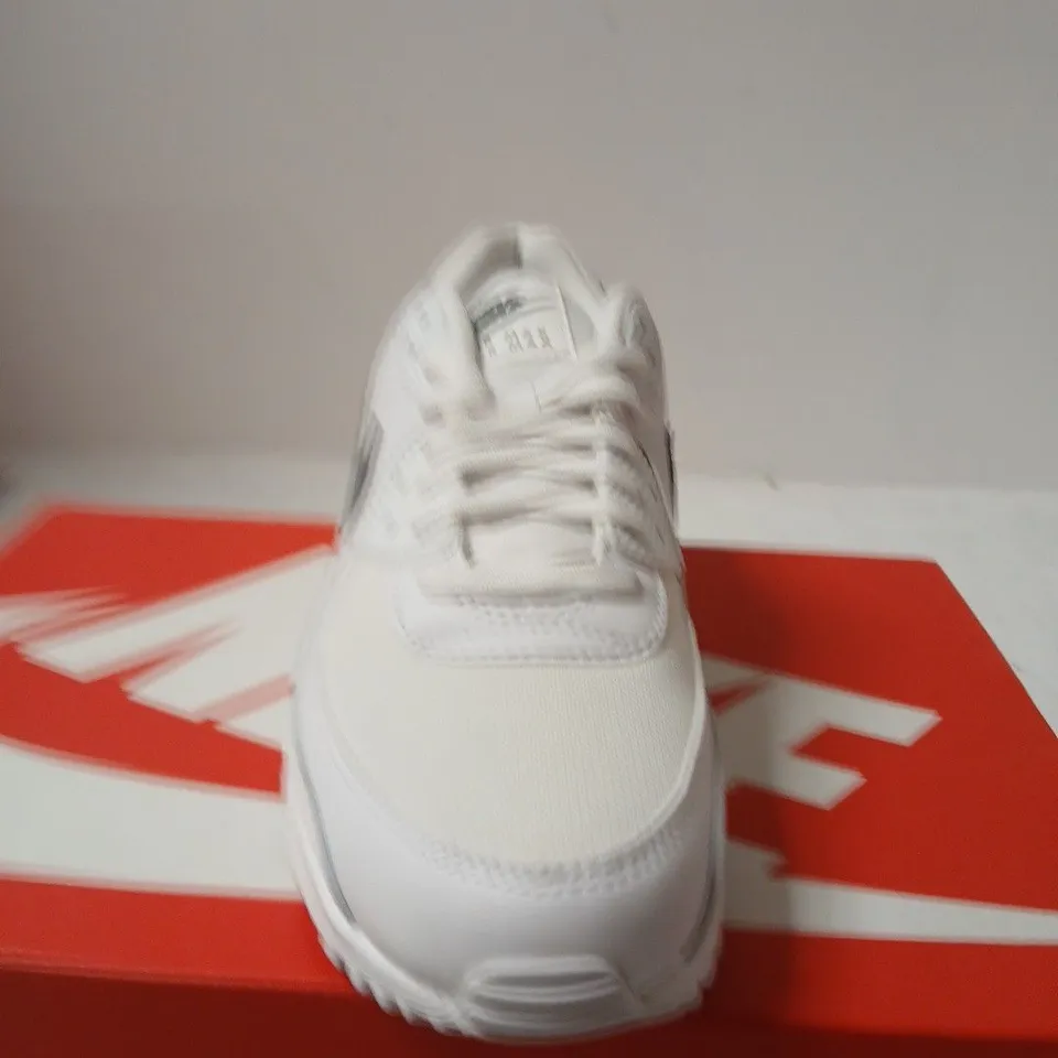 BOXED PAIR OF NIKE AIR MAX 90 TRAINERS – WHITE/SMOKE GREY, UK 9