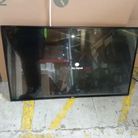 LG 42'' SERIES DISPLAY MONITOR - MODEL 42LS55A - COLLECTION ONLY 