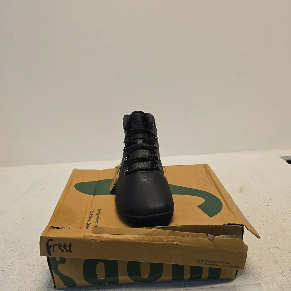FREET MUDEE 2 BLACK BOOTS – UK 10 / EU 45