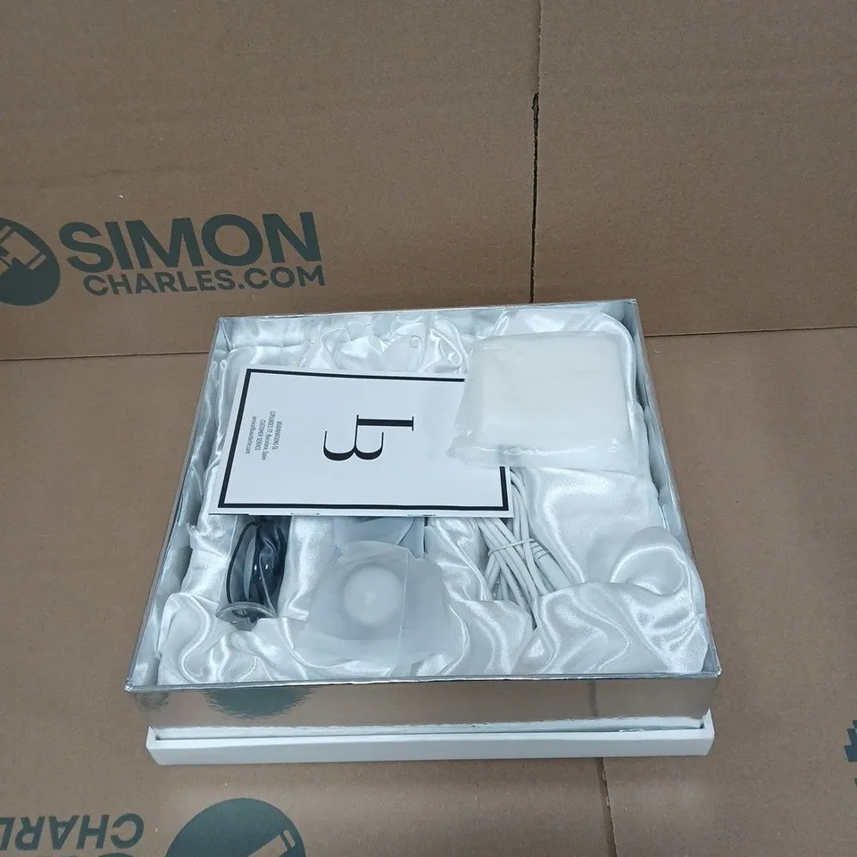 LUXUR BERLIN SYNCH SKIN ULTRASONIC TECHNOLOGY BOXED