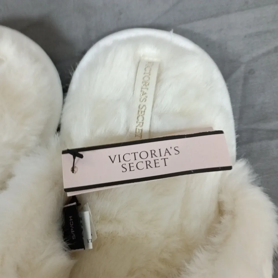 VICTORIA'S SECRET WOMEN'S PLUSH FAUX-FUR SLIPPERS – WHITE - SIZE S