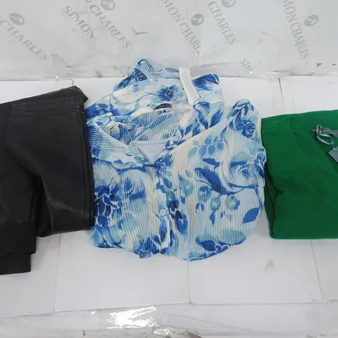 BOX OF 10 ASSORTED CLOTHING ITEMS TO INCLUDE GREEN SWEATER, BLACK FAUX LEATHER PANTS, ETC