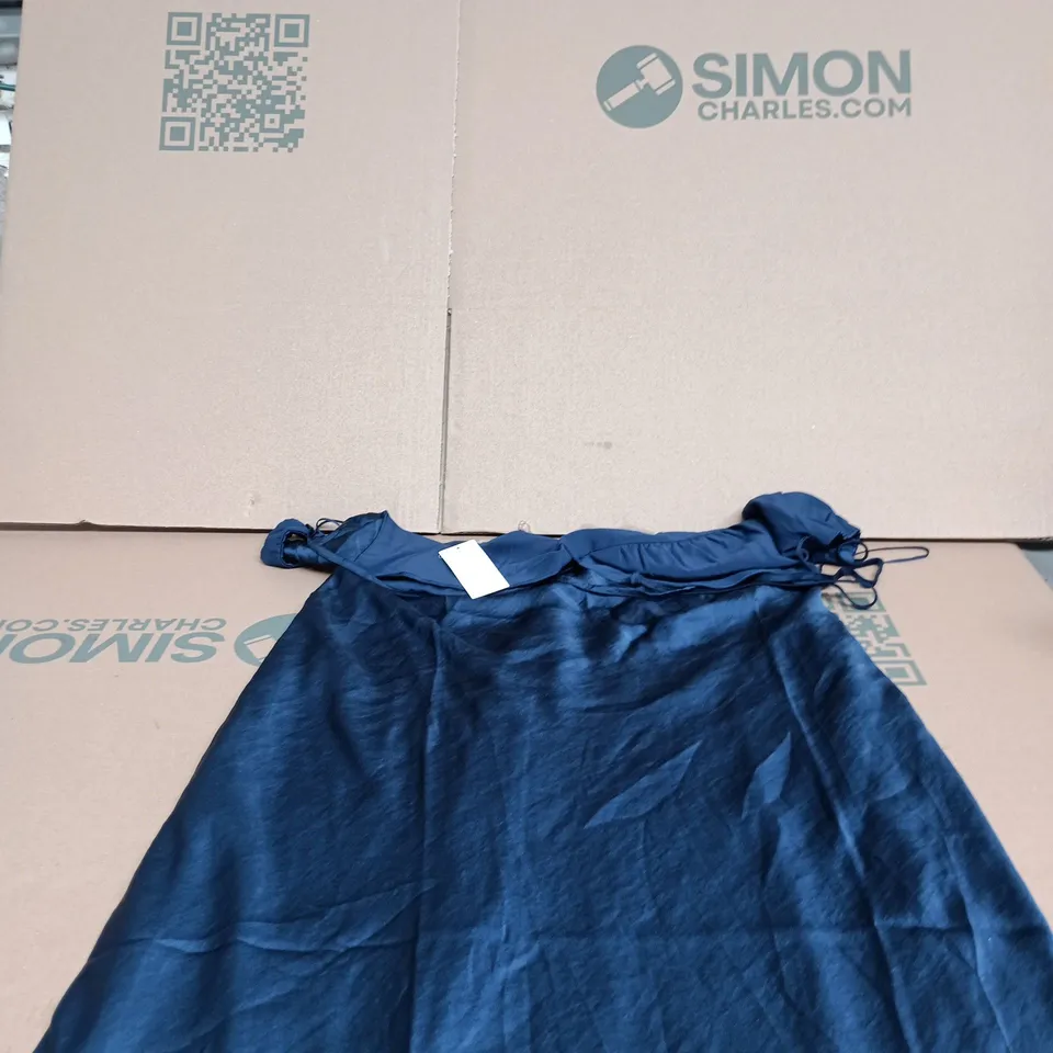 ABERCROMBIE AND FITCH BLUE DRESS LARGE TAGGED