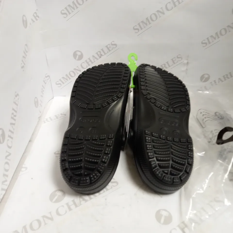 BLACK CLASSIC CROCS SIZE 9M