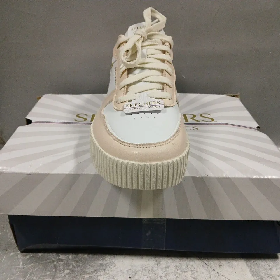 BOXED PAIR OF SKECHERS COURT & CLASSICS SHOES IN WHITE/PEACH SIZE UK 6