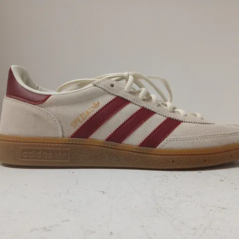 PAIR OF ADIDAS HANDBALL SPEZIAL TRAINERS IN LIGHT BEIGE/MAROON SIZE UK 9