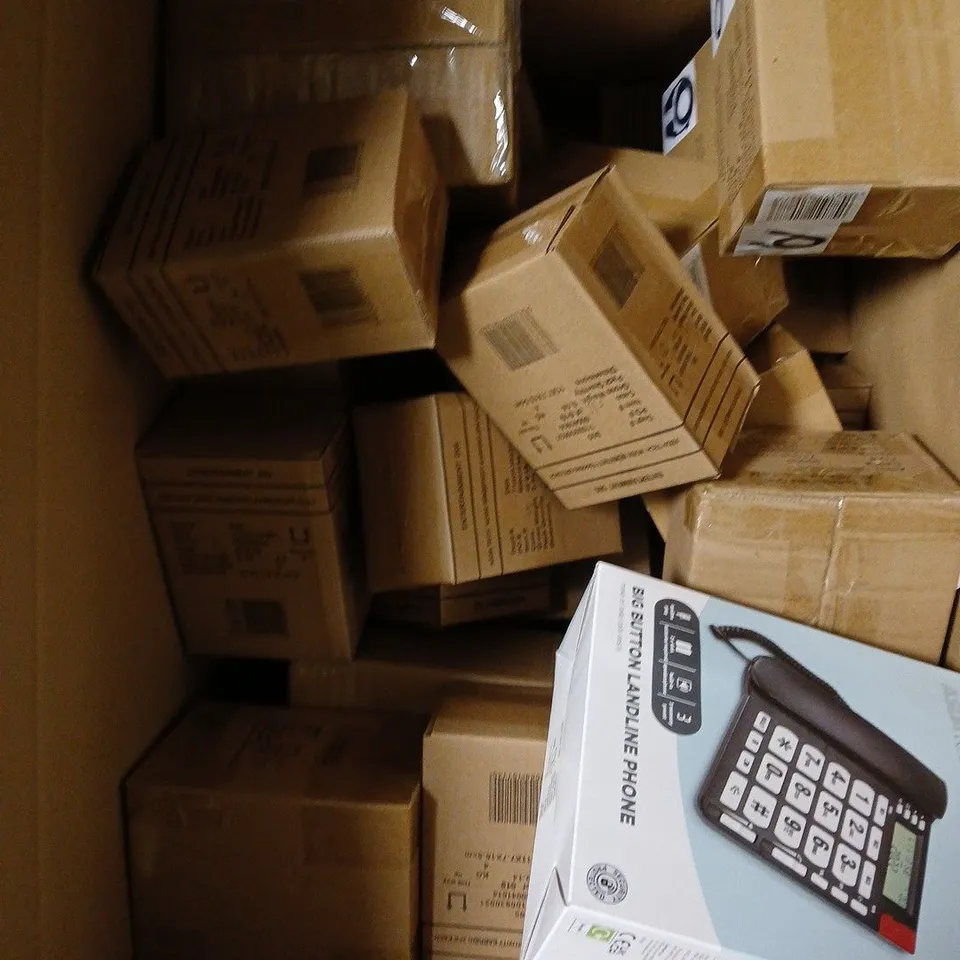 APPROXIMATELY 30 ASSORTED ELECTRICAL PRODUCTS TO INCLUDE BIG BUTTON TELEPHONE, USB CABLE, SCART CABLE ETC - COLLECTION ONLY 