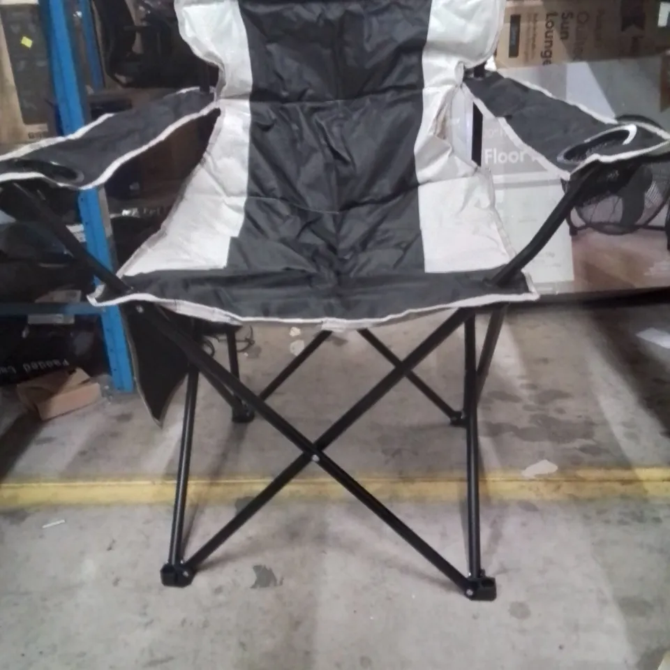 BAGGED VOYAGER CAMPING CHAIR BLACK AND GREY