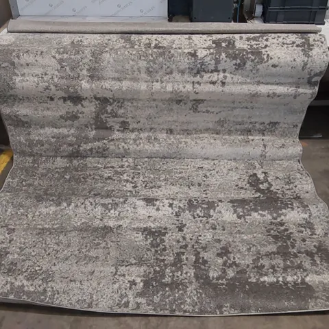 HOHL GREY/OFF-WHITE RUG // 200 X 275CM